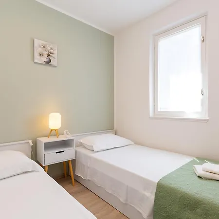 Rosoglio 300m From Sea, New 2024 Apartment Poreč